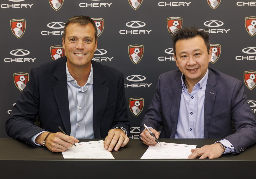 Chery UK has announced a new three-season partnership with AFC Bournemouth and AFC Bournemouth Women, becoming the Official Automotive Partner and Official Men’s front-of-shirt Training Wear Partner of the Premier League club known as ‘The Cherries’.