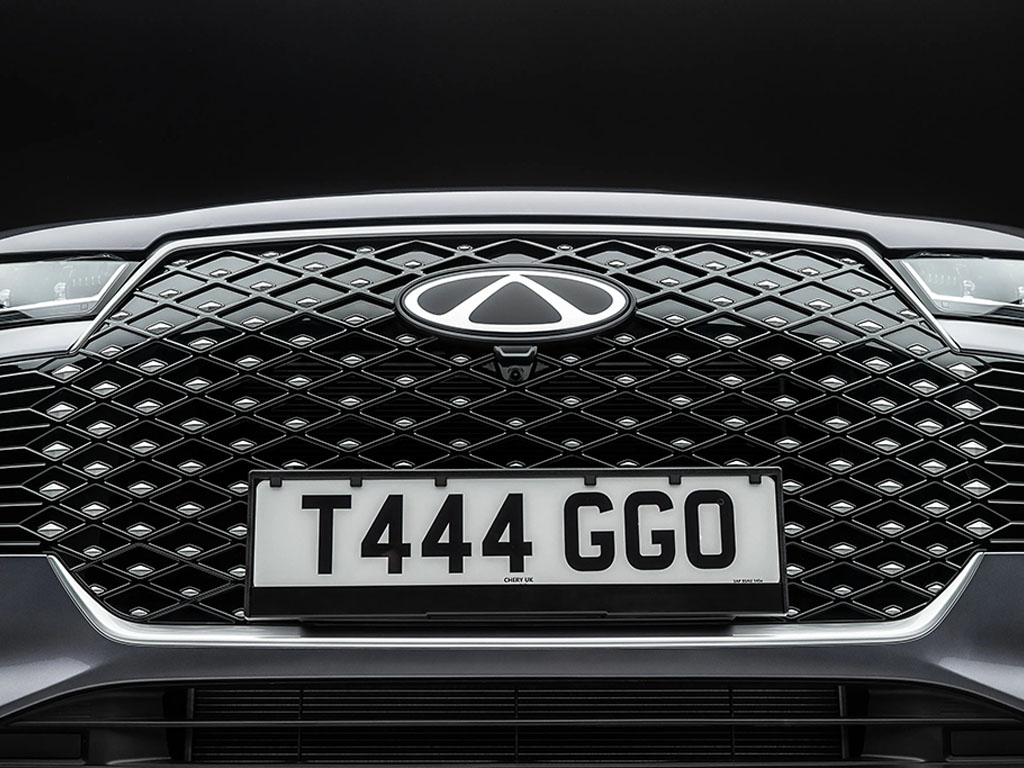Signature Diamond grille